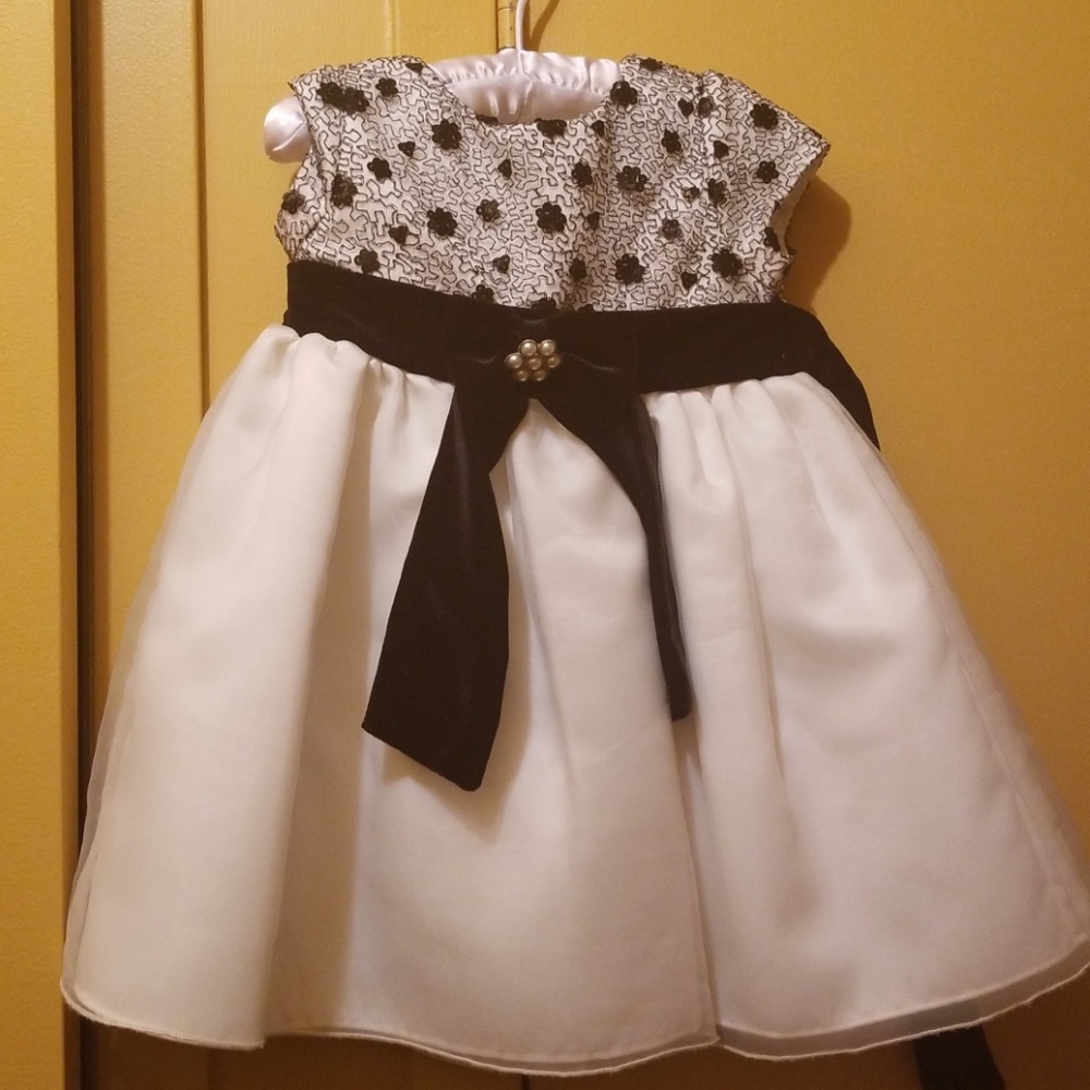Little Girl's Dress